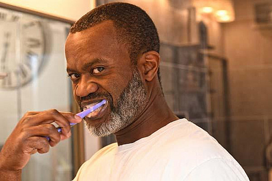 Gingivitis: Reversing and preventing early gum disease featured image